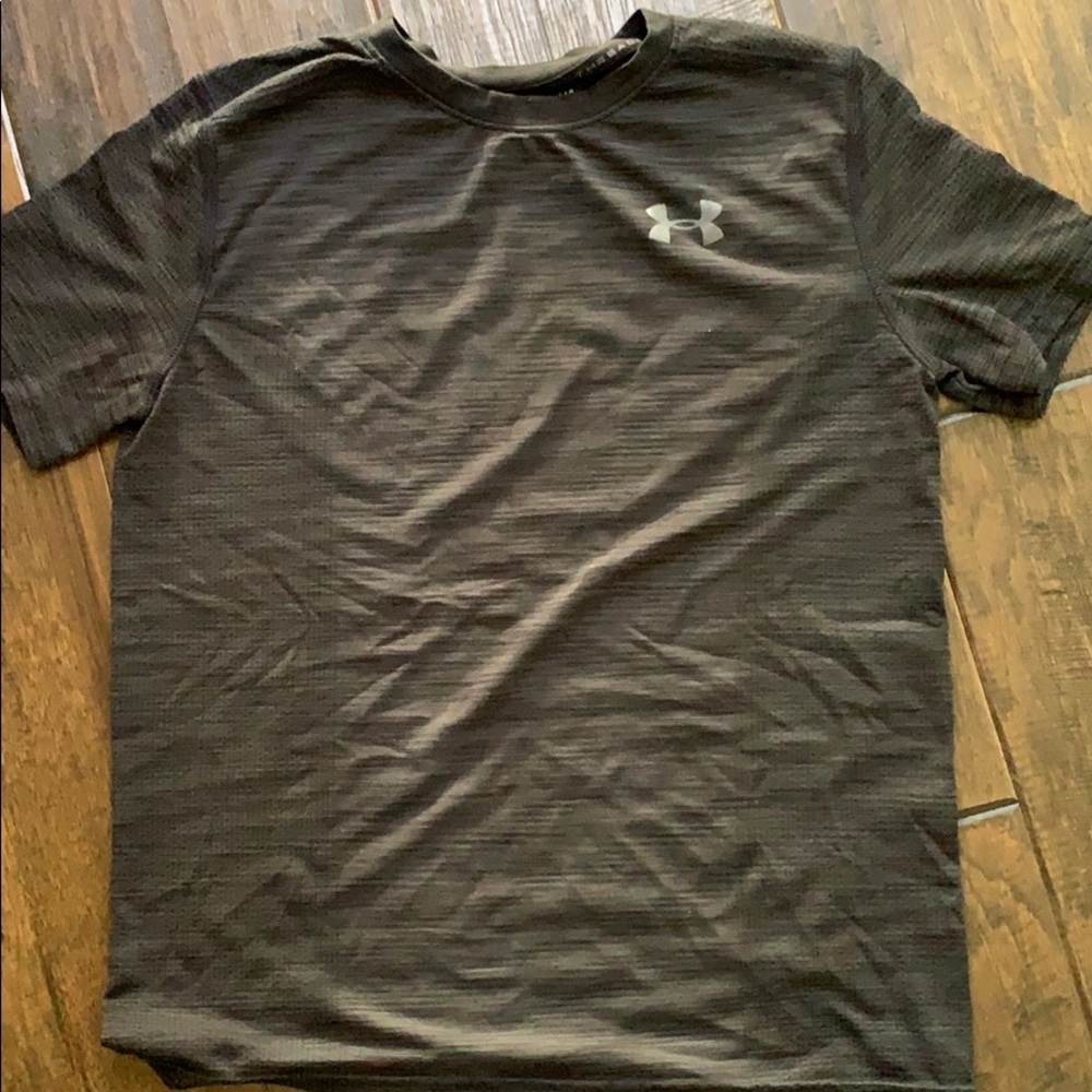 Under Armour Boys T-shirt Size Large